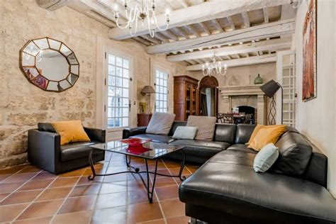 airbnb avignon france.